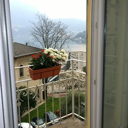 Three Bedrooms Amazing Lake View *