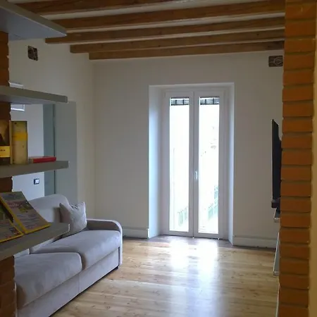 Apartment Three Bedrooms Amazing Lake View *