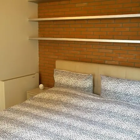 Three Bedrooms Amazing Lake View Apartment